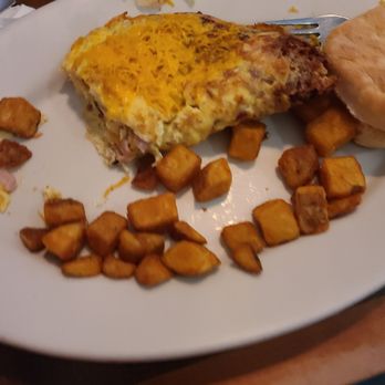 Bumbleberry Flats - My partially eaten omelet and the scant few potatoes I got. - American Near Me - Laughlin, Nevada Bumbleberry Flats - My partially eaten omelet and the scant few potatoes I got. - American Near Me - Laughlin, Nevada