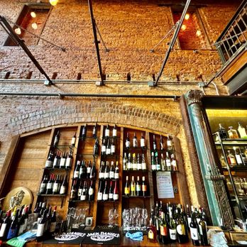 Zazu - Bar - Gastropubs Near Me - Opelika, Alabama