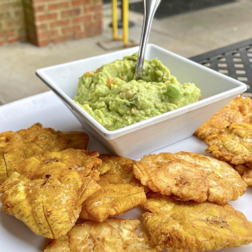 Pio Pio - Guacamole with Tostones |Instagram @restaurant_aholic - Colombian Near Me - Charlotte, North Carolina Pio Pio - Guacamole with Tostones |Instagram @restaurant_aholic - Colombian Near Me - Charlotte, North Carolina