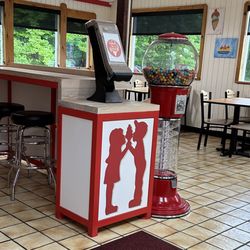 Eats N Sweets - Giant gumball machine