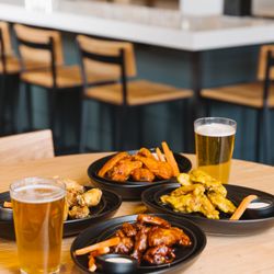 Whiskey's On Main - Wings & beers