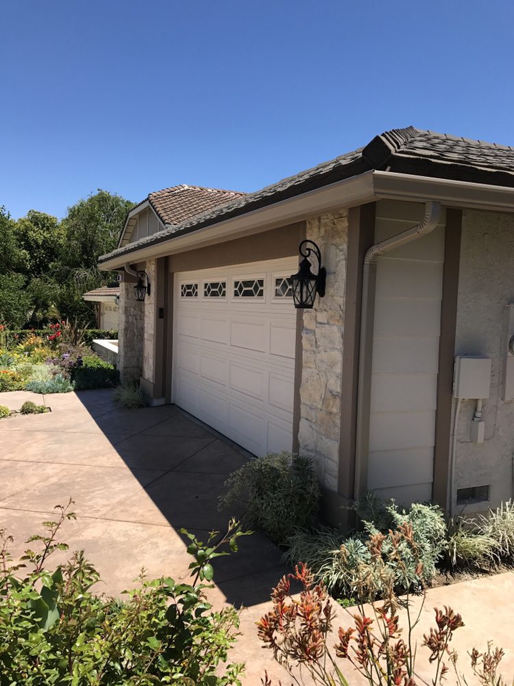 Slide of Tri-County Gutters