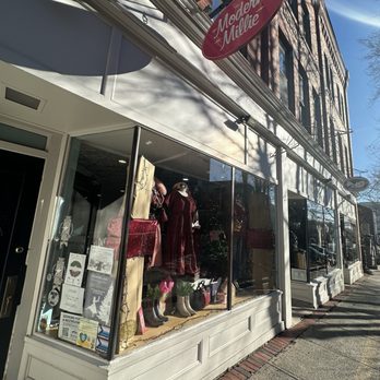 Modern Millie - Outside store - Used, Vintage & Consignment Near Me - salem, Massachusetts