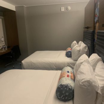 Aloft by Marriott Austin Downtown - Two beds - Hotels Near Me - Austin, Texas Aloft by Marriott Austin Downtown - Two beds - Hotels Near Me - Austin, Texas