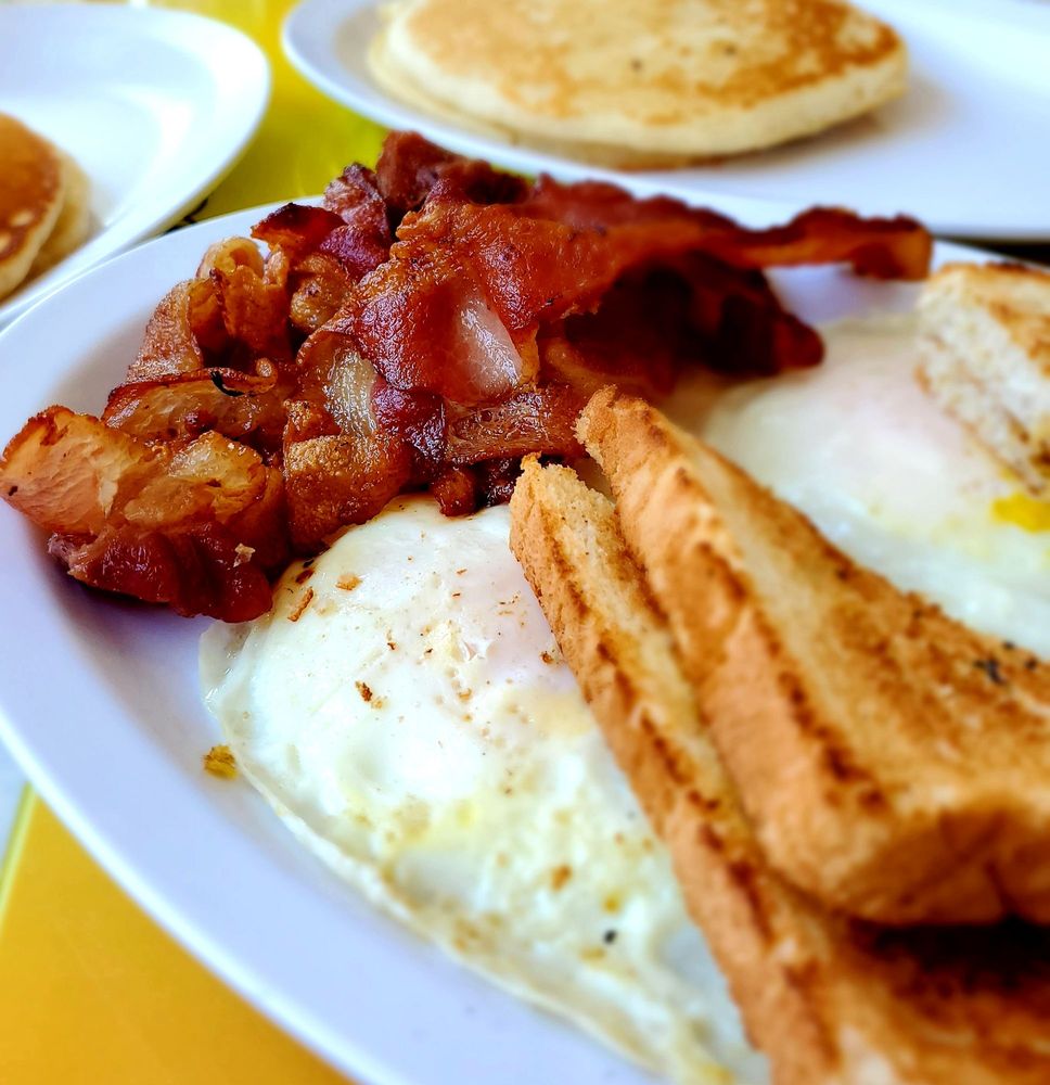 DOG HOUSE DINER 51 Photos & 48 Reviews 1145 Jefferson Ave, Washington, Pennsylvania Diners