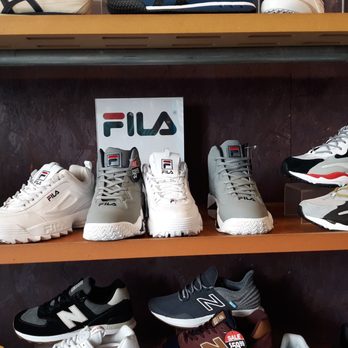 Journeys - Shoe Stores Near Me - San Diego, California Journeys - Shoe Stores Near Me - San Diego, California