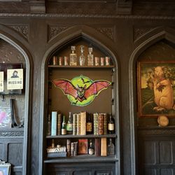 Ordinary - Vampire decor