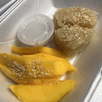 Thai House Restaurant - Mango with Sweet Sticky Rice - Thai Near Me - Palatine, Illinois