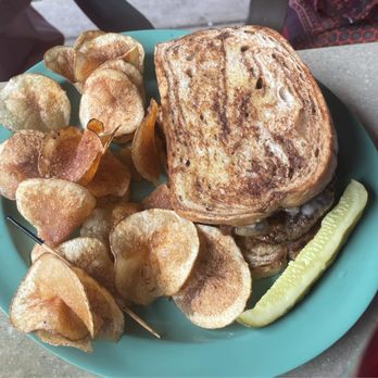 Moon Cricket Grille - New American Near Me - Winter Garden, Florida