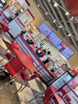 Freddy's Frozen Custard & Steakburgers by null