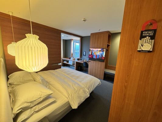 Me and All Hotel Dusseldorf, by Hyatt by null