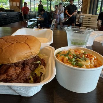 Ma'ono Fried Chicken - Fried Chicken Sandwich & Mac and Cheese - Sandwiches Near Me - Seattle, Washington