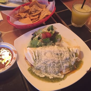 Mesa Azteca - Amazingggggg chicken quesadilla - Mexican Near Me - Brooklyn, New York