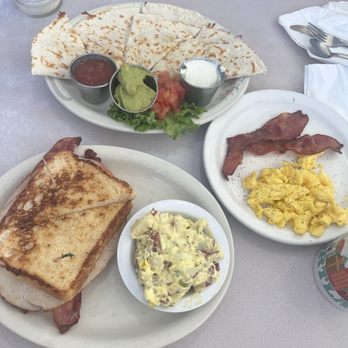 Mountain Quail Cafe - American Near Me - Quartzsite, Arizona