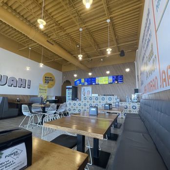 Eggholic - Indian Street Food - Inside - Indian Near Me - Schaumburg, Illinois