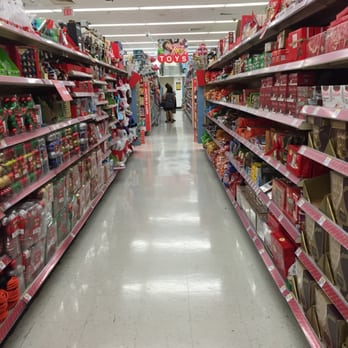 Walgreens - Holiday aisle - Drugstores Near Me - Miami, Florida