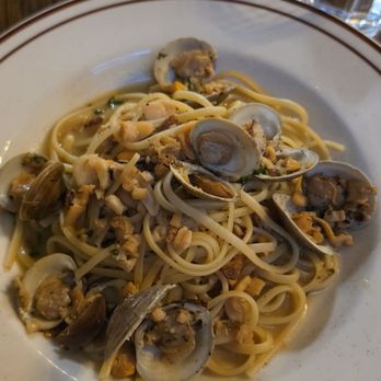 Oggi Trattoria - Clam pasta - Italian Near Me - Chicago, Illinois