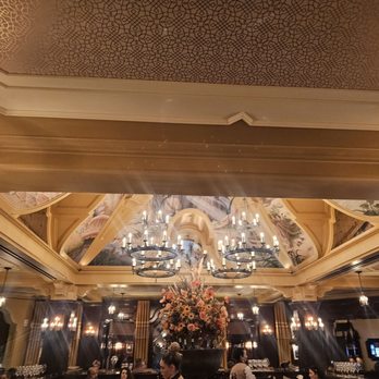 Carthay Circle Restaurant - New American Near Me - Anaheim, California