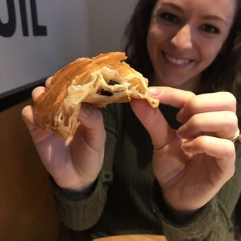 Maison Landemaine - Look at that flaky croissant!!!!! - Bakeries Near Me - Paris, 75