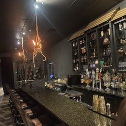 Honey and Hooch - Bar area