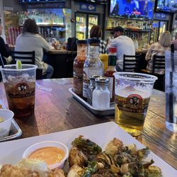 Johnny's Tavern - All the sports