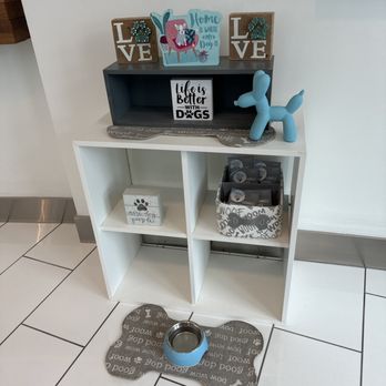 Delta Sky Club - A doggy station. What a thoughtful idea. - Airport Lounges Near Me - Seattle, Washington