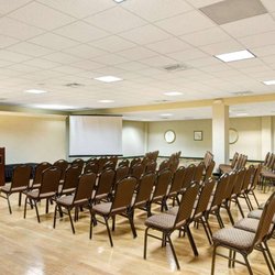 Days Hotel & Conference Center by Wyndham Methuen MA - Meeting Room
