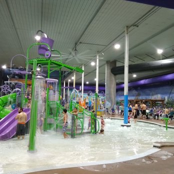 Metropolis Motel & Waterpark - Water Park - Hotels Near Me - Eau Claire, Wisconsin Metropolis Motel & Waterpark - Water Park - Hotels Near Me - Eau Claire, Wisconsin