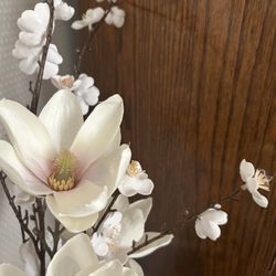 Roots of Wellness Ayurveda - Flowers greet you on arrival