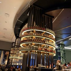 Loews Kansas City Hotel - Lobby bar.