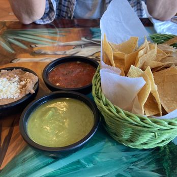 El Coronel Mexican Restaurant - bean dip, salsa and guac that came with chips - Mexican Near Me - Sebastopol, California