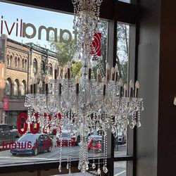 Fama Living - Entrance chandelier