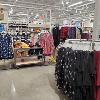 Old Navy Outlet - Men's Clothing Near Me - Niagara Falls, New York Old Navy Outlet - Men's Clothing Near Me - Niagara Falls, New York