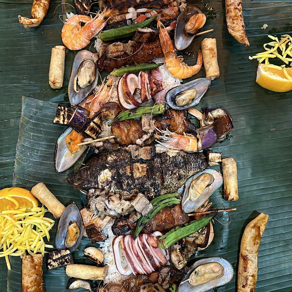 Kamayan feast - IG @bougiefoodieboi Kamayan feast - IG @bougiefoodieboi