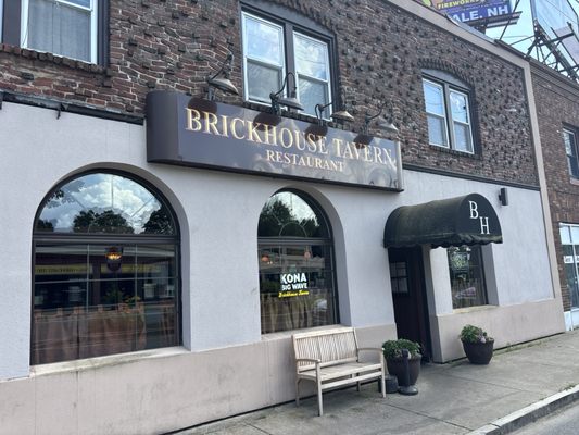 Brickhouse Tavern by null