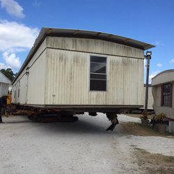 Lloyd's Mobile Home Mover & Towing Services