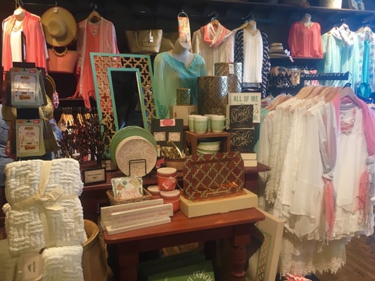 Cracker Barrel Old Country Store by null