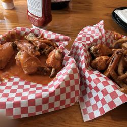 Signatures Bar & Grill - 10 Wings