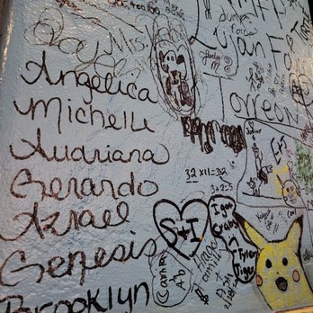 Storming Crab Albuquerque NM - Walls they alow patrons to write on, everywhere! - Seafood Near Me - Albuquerque, New Mexico Storming Crab Albuquerque NM - Walls they alow patrons to write on, everywhere! - Seafood Near Me - Albuquerque, New Mexico