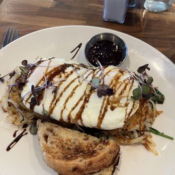 Toast & Co. - Hash browns with eggs - Coffee & Tea Near Me - De Pere, Wisconsin Toast & Co. - Hash browns with eggs - Coffee & Tea Near Me - De Pere, Wisconsin