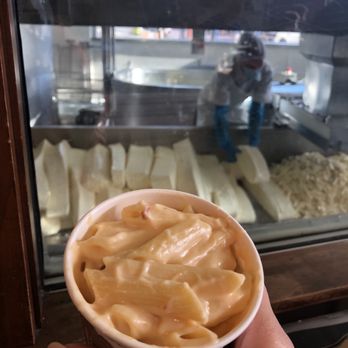Beecher's Handmade Cheese - World's Best Mac and Cheese Small - Cheese Shops Near Me - Seattle, Washington Beecher's Handmade Cheese - World's Best Mac and Cheese Small - Cheese Shops Near Me - Seattle, Washington