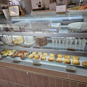 Pinch Of Salt Pastries - Cakes and savory items - Bakeries Near Me - Grapevine, Texas