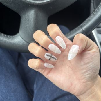 Nail Club 20 - the only design i wanted on both of my ring fingers. - Nail Salons Near Me - San Gabriel, California