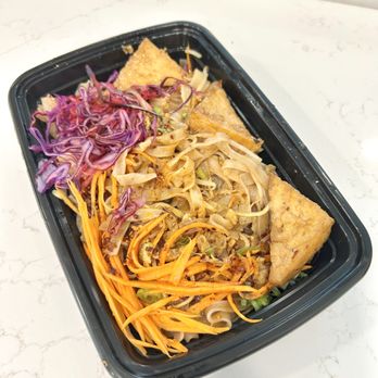 Kue's Cafe - off of the Gluten Free menu- Pad Thai, add fried Tofu. aded a spoon of chili crunch at home. - Chinese Near Me - Dunedin, Florida