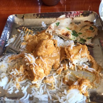 Nasha - Shahi Korma with chicken and a side of garlic naan. Delicious! - Indian Near Me - Austin, Texas Nasha - Shahi Korma with chicken and a side of garlic naan. Delicious! - Indian Near Me - Austin, Texas