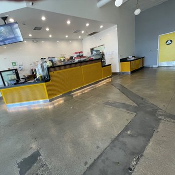 Sunright Tea Studio - No tables, no chairs, not even a bench to sit and wait. - Bubble Tea Near Me - Gardena, California Sunright Tea Studio - No tables, no chairs, not even a bench to sit and wait. - Bubble Tea Near Me - Gardena, California