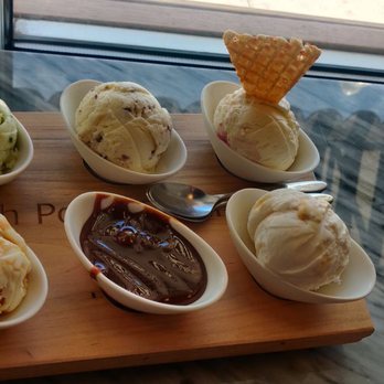 High Point Creamery - Ice cream flight with caramel sauce - Ice Cream & Frozen Yogurt Near Me - Denver, Colorado
