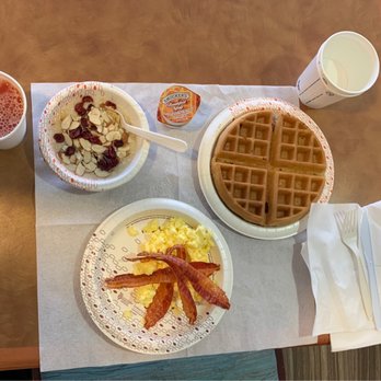 Hampton Inn Santa Rosa - 9/15/22: Breakfast - Hotels Near Me - Santa Rosa, New Mexico