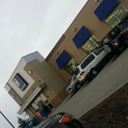 Goodwill - Good customer service employees were very helpful a little pricey for a Goodwill but other than that it was an okay experience
