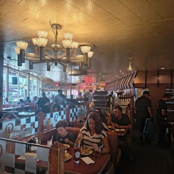 Bob’s Big Boy - American Near Me - Burbank, California